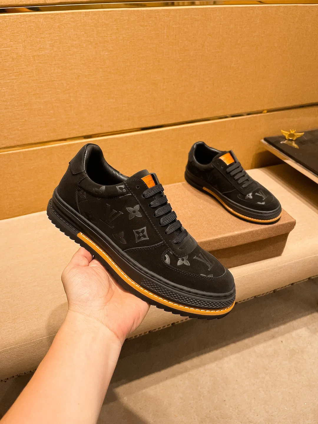 🚘🚘Factory batch 420💰[LV]🔥Louis Vuitton, a high-end men's shoe brand, official website 1:1 latest masterpiece: the upper is made of first-layer cowhide imported from Italy with a comfortable and breathable lining➕original non-slip and wear-resistant outsole🔥, making walking more convenient and comfortable! An exclusive new model, a stunning work, a beautiful 1:1 replica [color] compared to the official quality! Create a fashionable personality to set off your uniqueness! A must-have for trendy men! Classic 🔥 Size: 38-44 Colors 🔥 1⃣️ colors available 🔥.